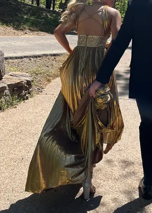 Sherri Hill Prom Dress thumbnail 4