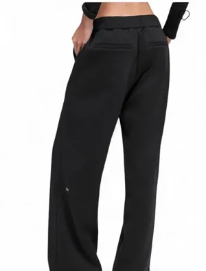 Alo yoga black sweatpant trousers thumbnail 2