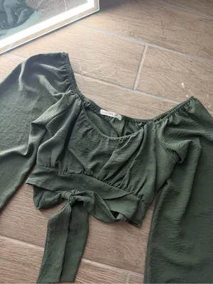Altar'd State Green Cropped long sleeve Top thumbnail 4
