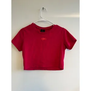 Jordan Flight Womens Red Cropped T-Shirt Tight Fit Short Sleeve Logo M‎ 3369 thumbnail 2