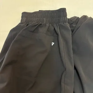 Athleta Liv Outdoor Black Cargo Pants thumbnail 6