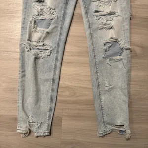 American eagle AE stretch mom jeans light wash blue ripped distressed size 4R thumbnail 4