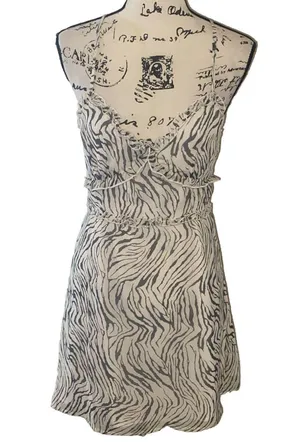 NWT Le Lis Sz Med Animal Print Razorback Sleeveless Mini Dress thumbnail 1