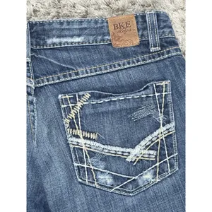 Buckle Women's BKE Sabrina Capri Destructed Dark Low Rise Blue Jeans Cropped Size 29 thumbnail 7