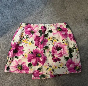 Abercrombie Floral Linen Skort thumbnail 2