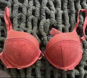 Victoria’s Secret Bombshell Bra thumbnail 1