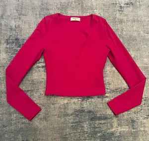 Aritzia Babaton Granita Hot Pink Contour V Neck Long Sleeve Top XS thumbnail 1