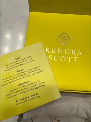 Kendra Scott Gold Rose Necklace  thumbnail 3