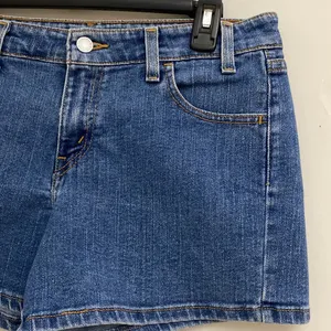 Levi’s womens blue jeans Size 7 JR thumbnail 2