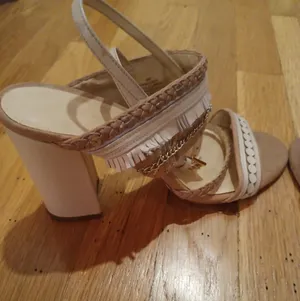 Nine West Nude Fringed Rhinestone Accent Heels in sz 7 thumbnail 4