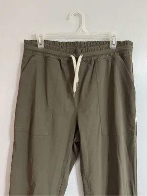 Vuori Miles Olive Drawstring Jogger Pants Size Large thumbnail 9