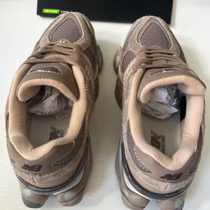 New Balance Brown 9060 sneakers thumbnail 7