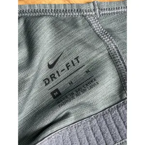 Nike Gym Dri Fit Stretch Neutral Training Sporty Athleisure Clean Girl Gray Sz M thumbnail 2