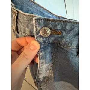 Straight Leg Denim Jeans light wash size medium thumbnail 4