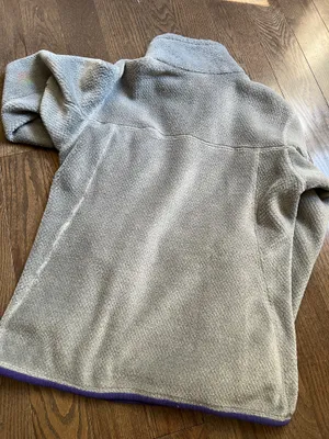 Patagonia Gray and purple fleece 1/4 snap fleece sweatshirt women’s medium thumbnail 5