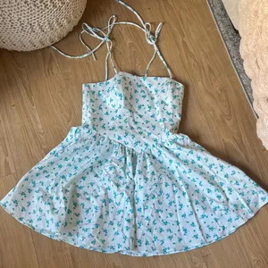 Zara White and Blue Floral Casual Dress thumbnail 1