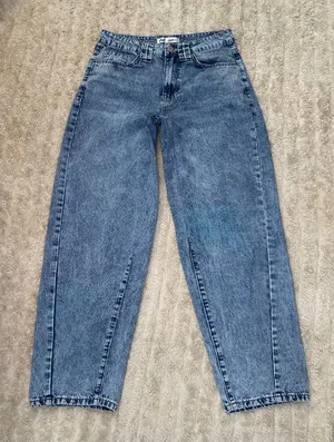 YMI Jeans USA Barrel FIt acid-wash denim jeans Size 5/27 thumbnail 1