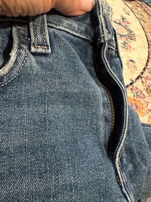 JOE'S Jeans Mid-Rise Tulip Crop Boot Cut Jean thumbnail 7