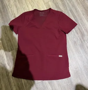 Figs Sz S Scrub Top thumbnail 1