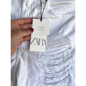 NWT 10 Zara White Distressed Denim Ripped High Rise Shorts Boho Festival Grunge thumbnail 5