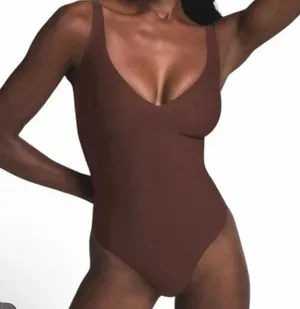 Skims Body Plunge Thong Bodysuit- Cocoa Brown - Sz M- NWT $88 thumbnail 1