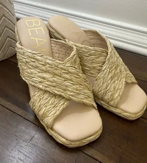 Beach by Matisse Raffia Crisscross Wedge Sandals size 6 thumbnail 1