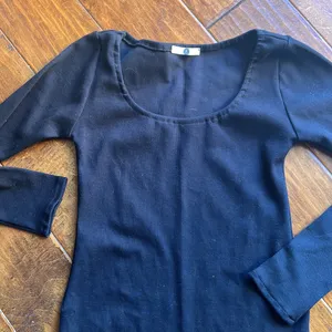 Black dress thumbnail 3