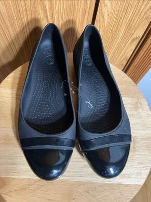 CROCS Black Gloss Cap-Toe Women's Flats thumbnail 1