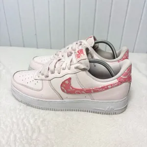 NIKE Air‎ Force 1 Low Pearl Pink Paisley White FD1448-664 Size 10 Women's thumbnail 4