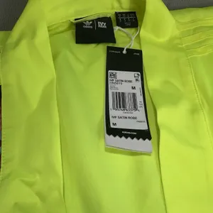 Adidas X Ivy Park Beyonce Satin Robe M Solar Yellow All Gender Printed Graphic thumbnail 4