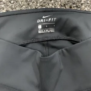Nike Leggings​​​​​​​​​​​ thumbnail 3