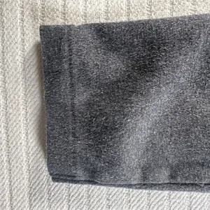 UNIQLO Women’s Small Gray Long Sleeve Crew Neck Minimalist Basic Top Shirt thumbnail 9