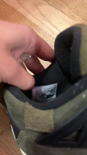 Air Jordan 4 Retro thumbnail 12