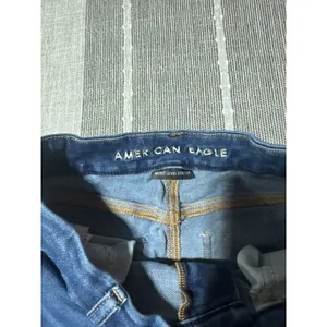 American Eagle Outfitters Women's Size 4 Short, High Waisted Skinny Jeans‎ thumbnail 3