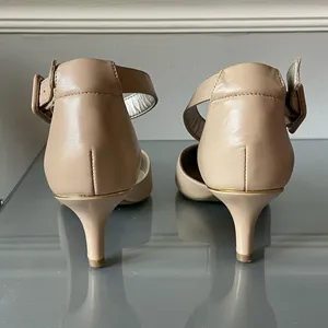 Anne Klein Flex Nude Leather Kitten Heels Size 10.5M thumbnail 4