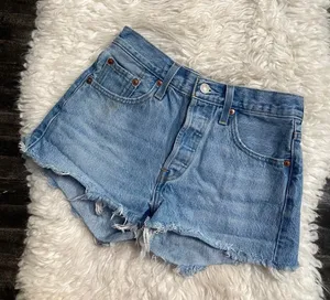 LEVI'S 501 MEDIUM WASH BLUE DENIM SHORTS BUTTON FLY HIGH RISE CASUAL BASIC Y2K thumbnail 1
