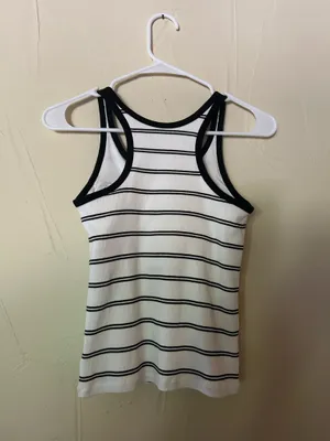Uniqlo Tank Top Built-In Bra Ribbed thumbnail 2