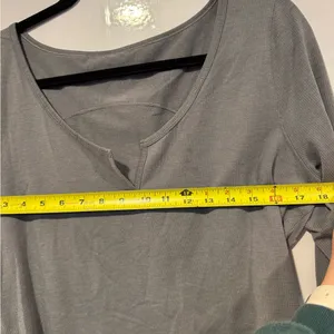 Women's Gray Lululemon‎ Scoop neck Long Sleeve Top thumbnail 4