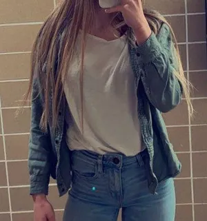 American Eagle Outfitters Boyfriend Fit Flannel thumbnail 1