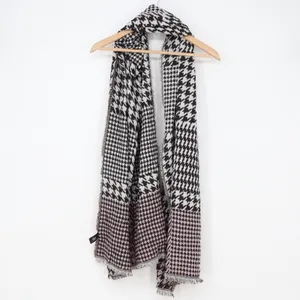 Mixit Scarf Womens One Size Houndstooth Black White Pink Fringed Excellent thumbnail 4