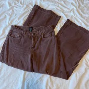 BDG brown cargo jeans thumbnail 1