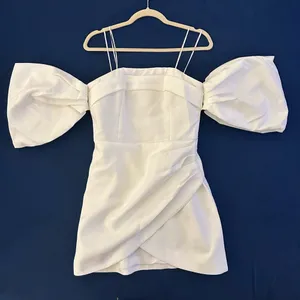 Elliatt *NWT* Palladium Mini Dress in Ivory with Puffy Sleeves thumbnail 2