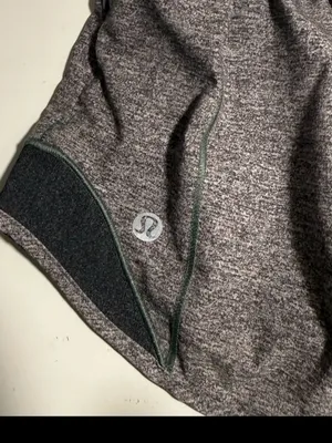Lululemon 2.5 Inch Lowrise Hotty Hot Shorts thumbnail 4