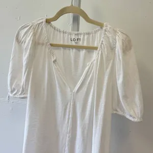 LOFT Cotton Slub Puff Sleeve Split Neck Blouse Top Medium 36801213 White Relaxed thumbnail 3