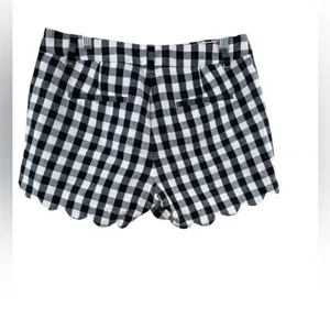 J. Crew Black-and-White Gingham linen Scallop-Hem Shorts thumbnail 2