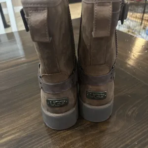 UGG NEW Sz 7 Maddox Leather Moto Boots Treadlite Water Resistant wool Lined thumbnail 2