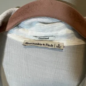 Abercrombie & Fitch White Oversized Crinkle‎ Button Up Shirt Short Sleeve Small thumbnail 3