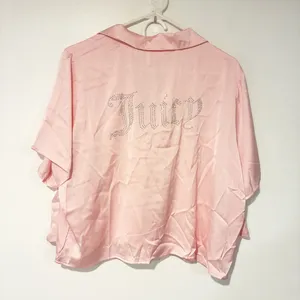 Juicy Couture Size XL Pink Satin 2‎ Piece Shorts Button Down Spellout Pajama NEW thumbnail 4