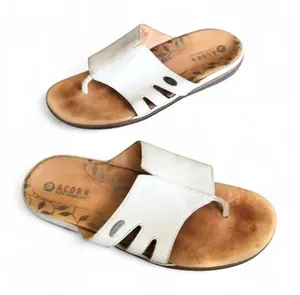 Acorn Women’s White Leather Toe-Post Slide Sandals 8 thumbnail 1