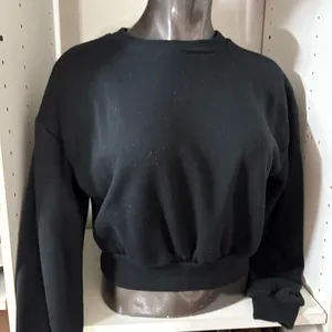 Woman’s wild fable crop top pull over sweatshirt, size medium thumbnail 4